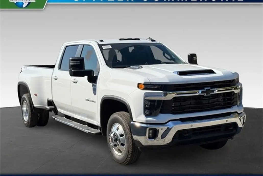 2025 Chevrolet Silverado 3500HD LT photo 1