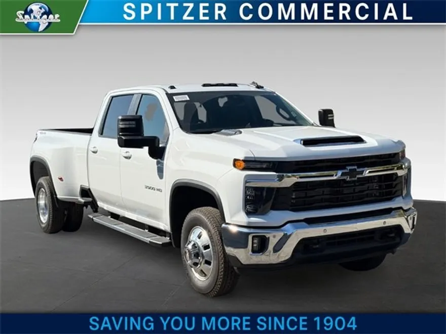2025 Chevrolet Silverado 3500HD LT photo 1