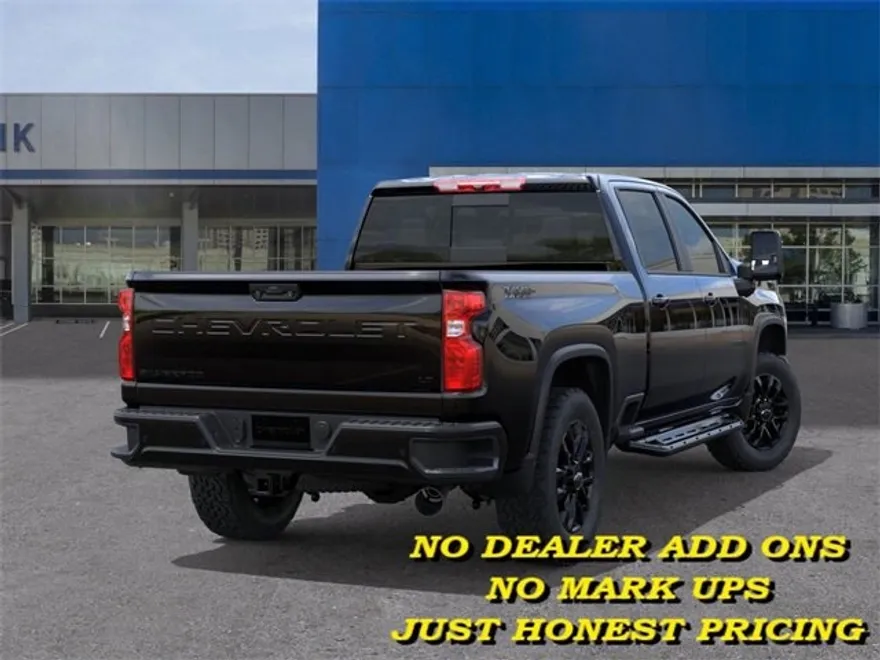 2025 Chevrolet Silverado 2500HD LT photo 2