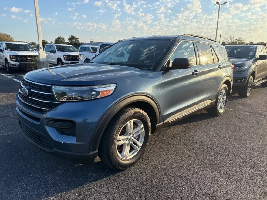 2020 Ford Explorer XLT photo 1