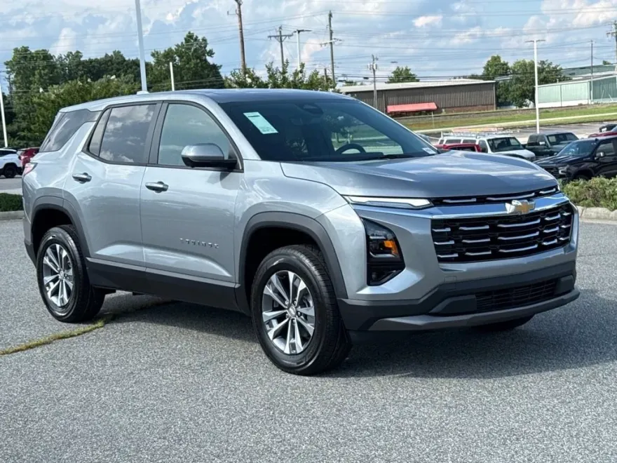 2026 Chevrolet Equinox LT photo 1
