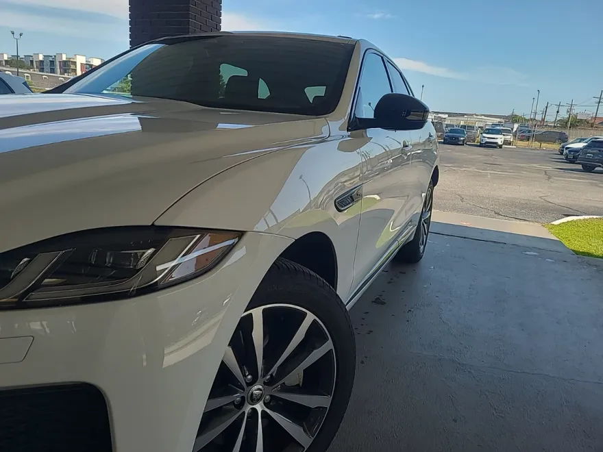 2024 Jaguar F-PACE P250 R-Dynamic S photo 1