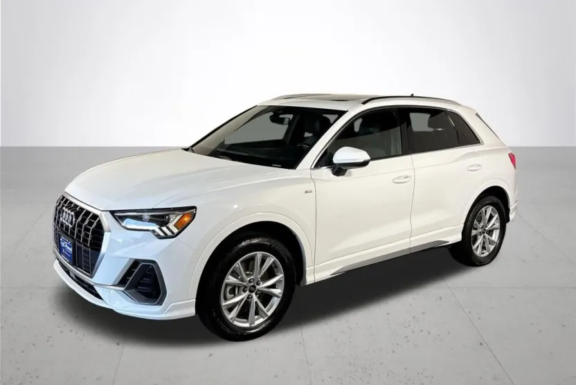 2024 Audi Q3 S line Premium photo 1