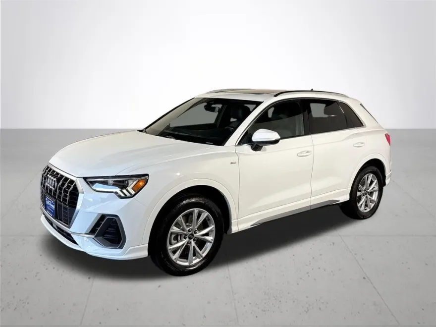 2024 Audi Q3 S line Premium photo 1