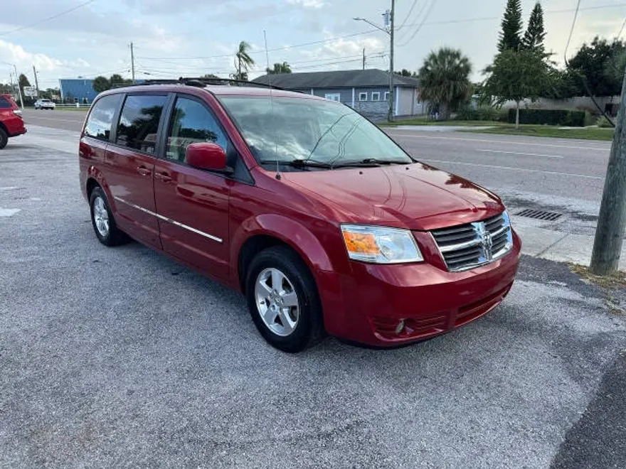 2009 Dodge Grand Caravan SXT photo 1
