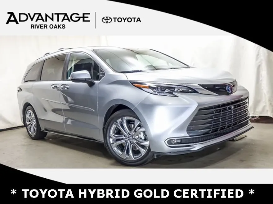 2023 Toyota Sienna LE photo 1