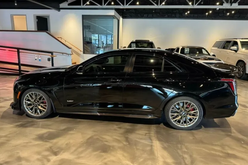 2022 Cadillac CT4 photo 1