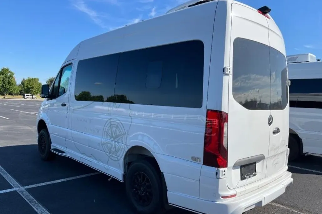 2023 Mercedes Benz Sprinter 2500 photo 1