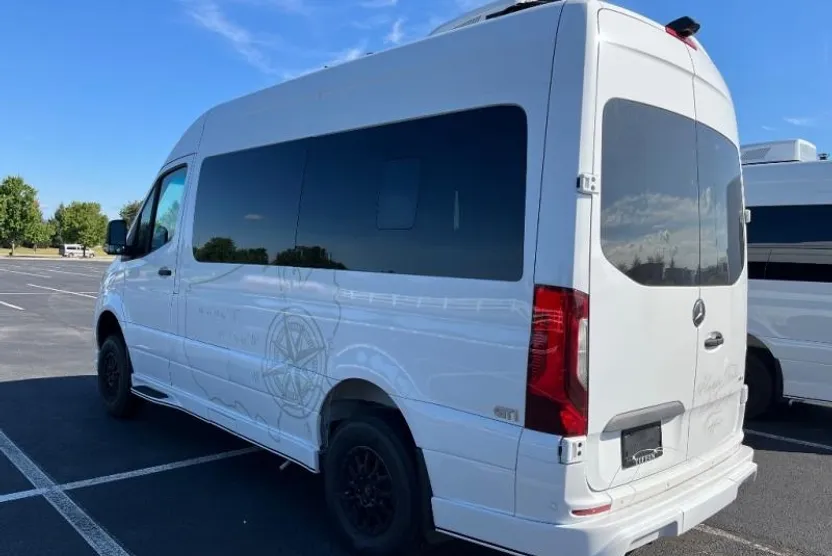 2023 Mercedes Benz Sprinter 2500 photo 1