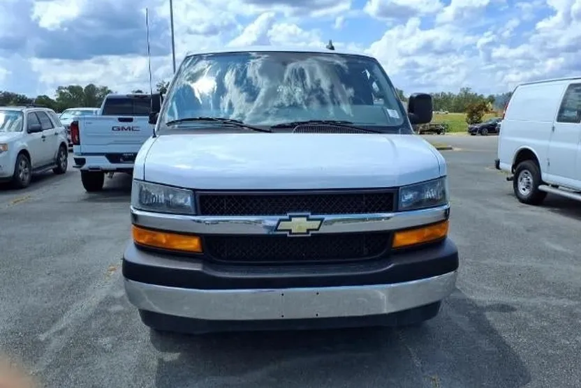 2023 Chevrolet Express Cargo 2500 Base photo 1