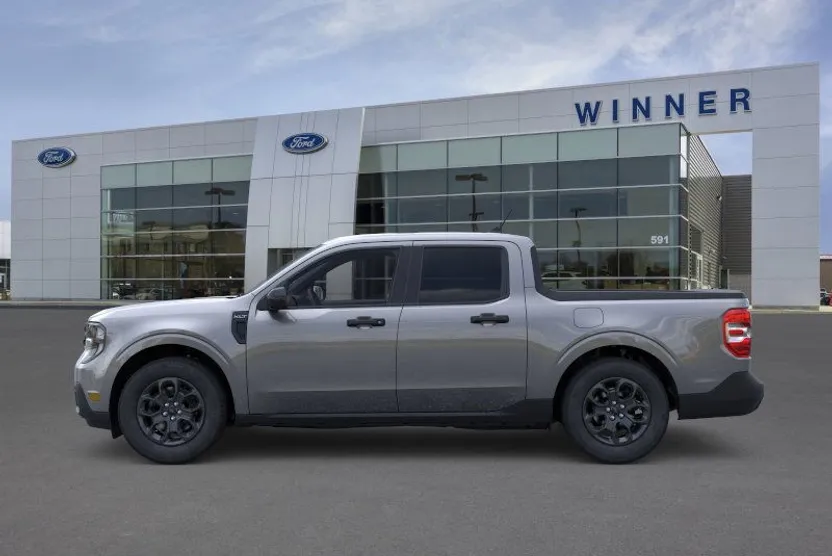 2025 Ford Maverick XLT photo 1