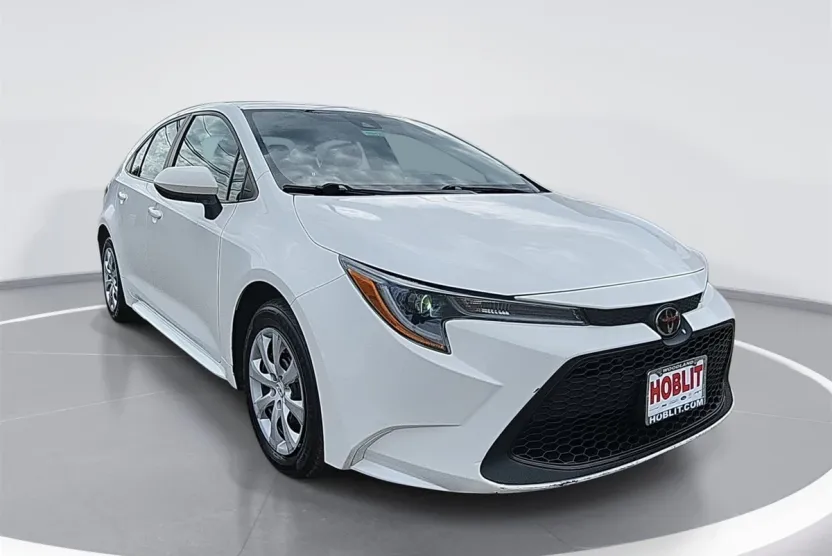 2022 Toyota Corolla LE photo 1