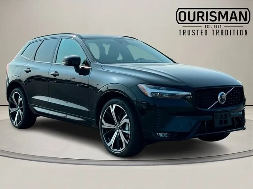 2025 Volvo XC60 B5 photo 1