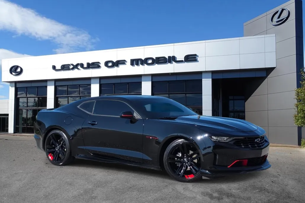 2021 Chevrolet Camaro 1LT photo 1