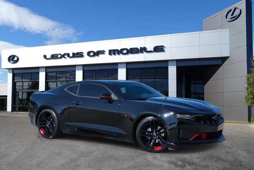2021 Chevrolet Camaro 1LT photo 1