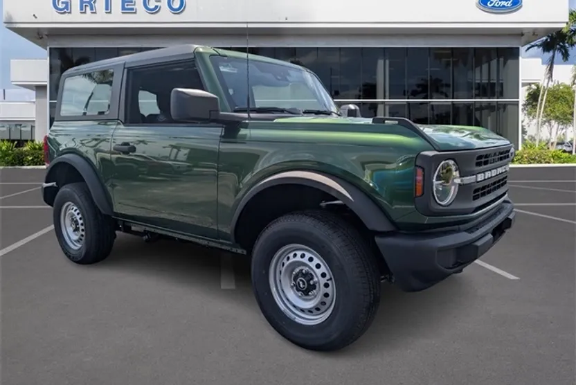 2025 Ford Bronco Base photo 1
