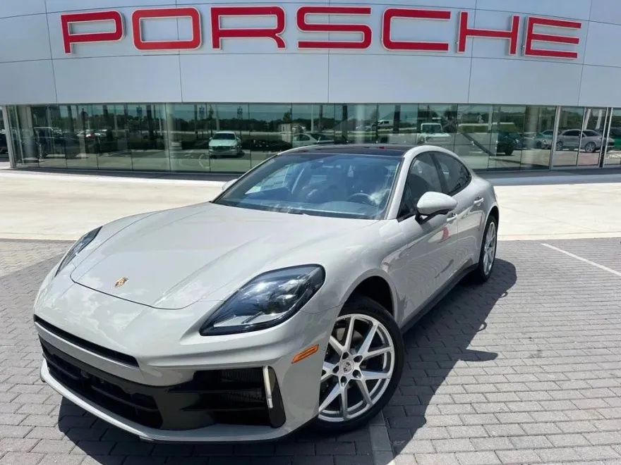 2025 Porsche Panamera 4 photo 1