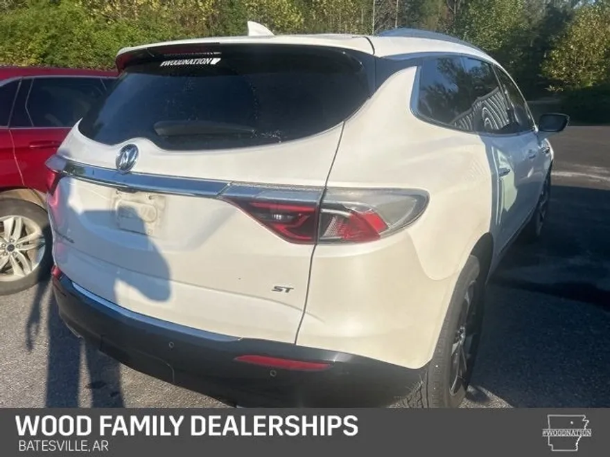 2022 Buick Enclave Essence photo 1