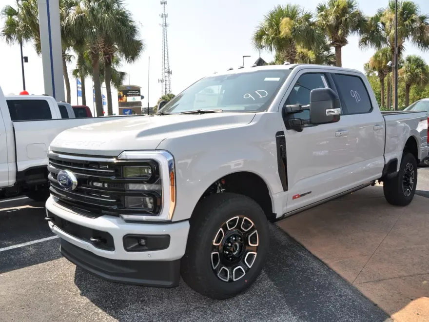 2026 Ford F-250 Platinum photo 1
