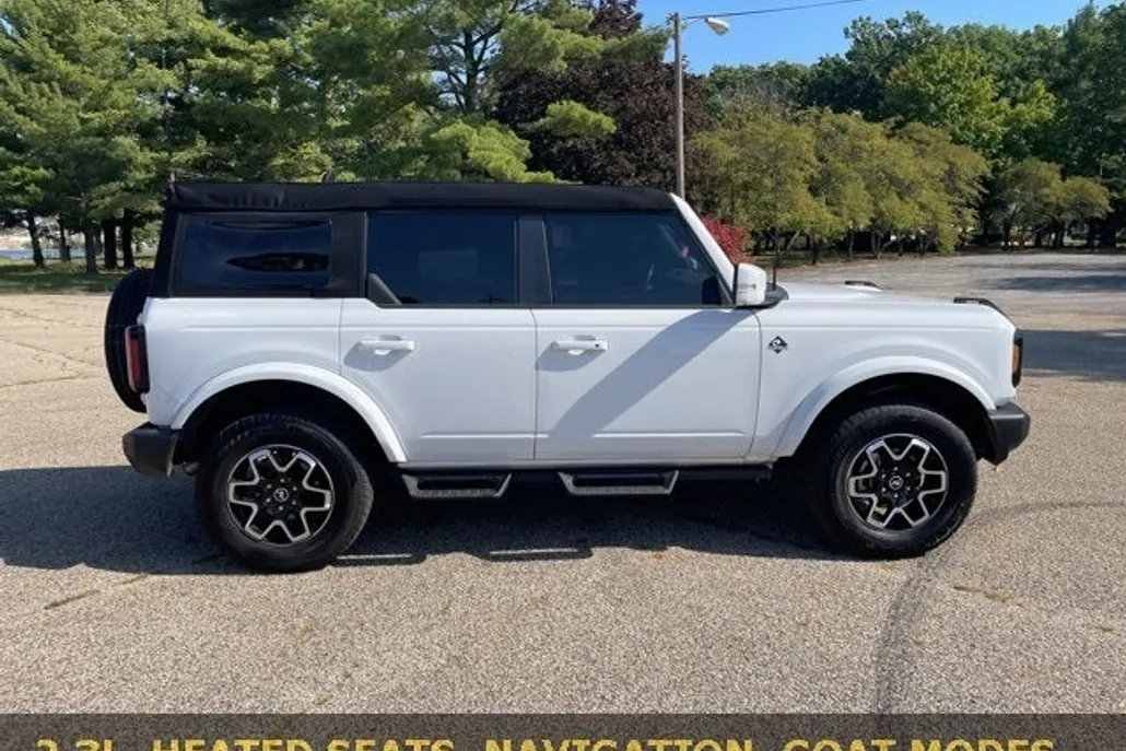 2024 Ford Bronco Outer Banks photo 1