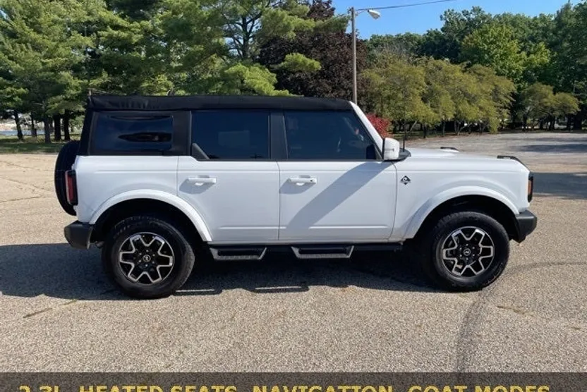 2024 Ford Bronco Outer Banks photo 1