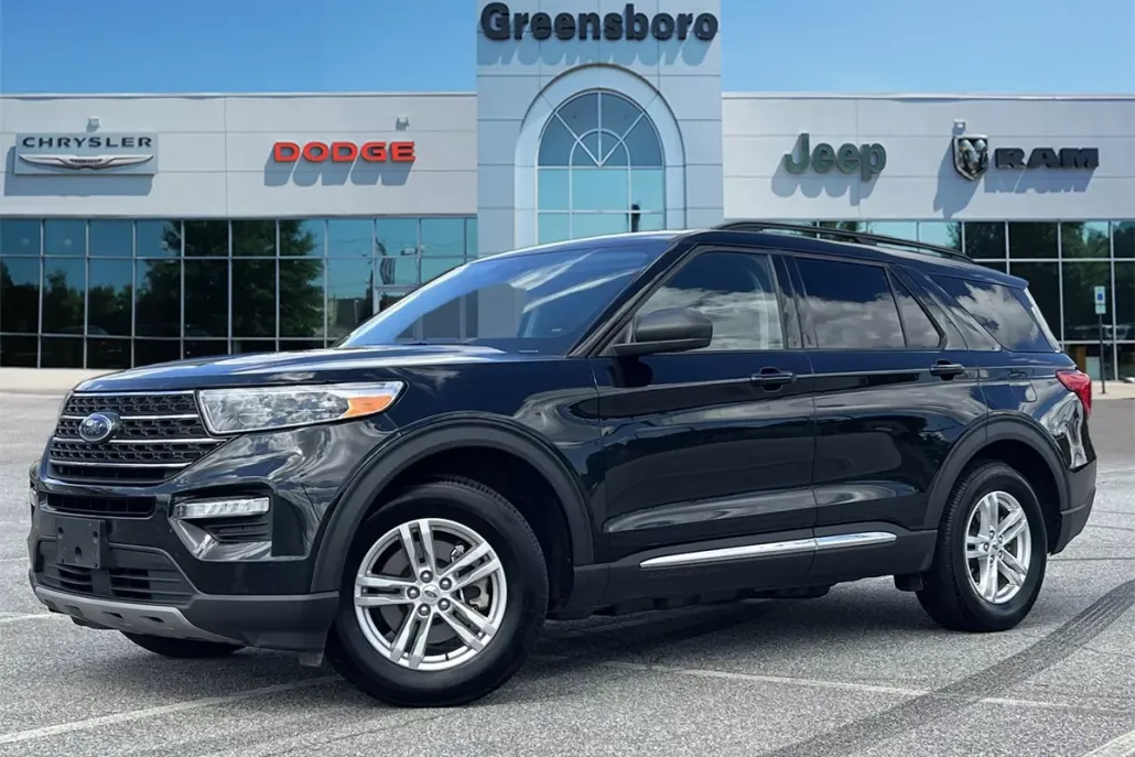2023 Ford Explorer XLT photo 1