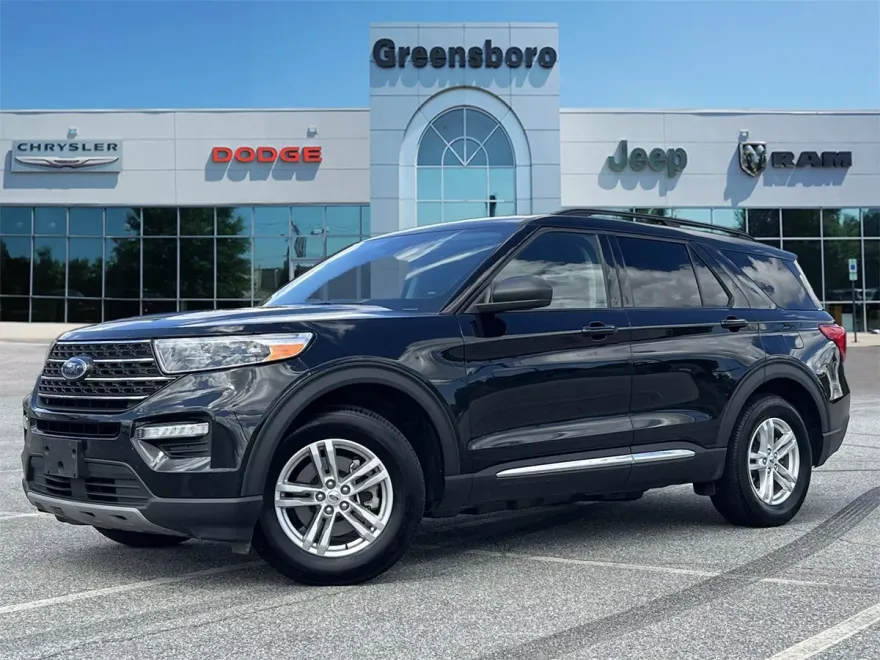 2023 Ford Explorer XLT photo 1