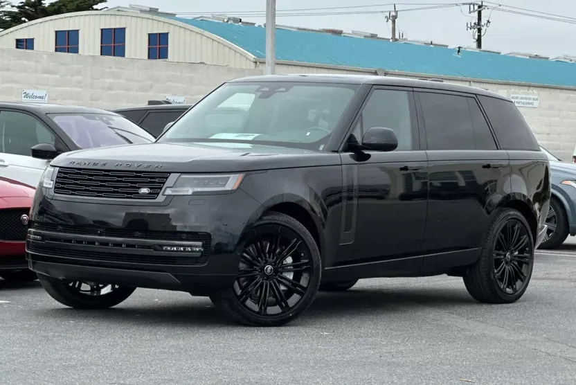 2025 Land Rover Range Rover SE photo 1