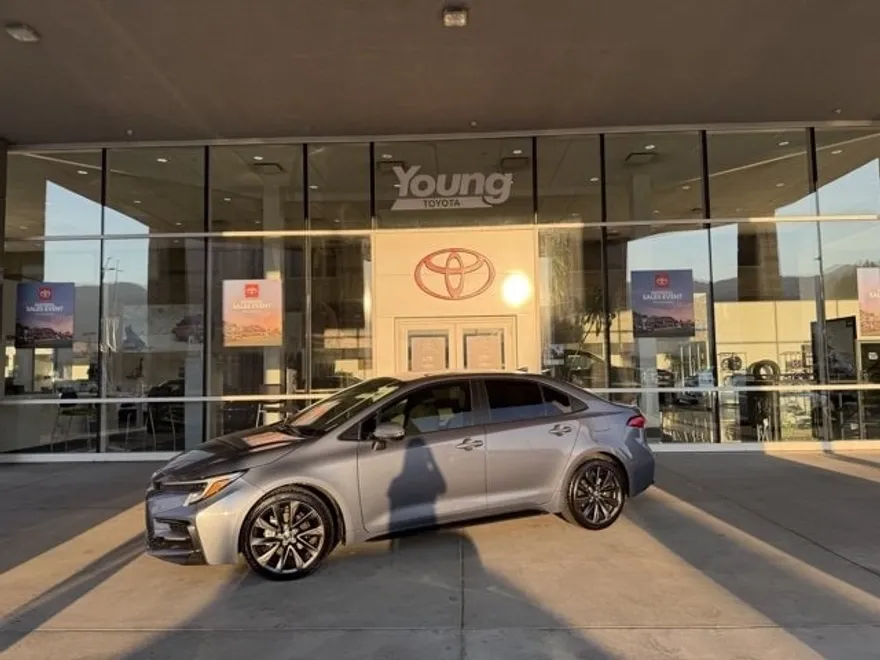 2023 Toyota Corolla Hybrid SE photo 1