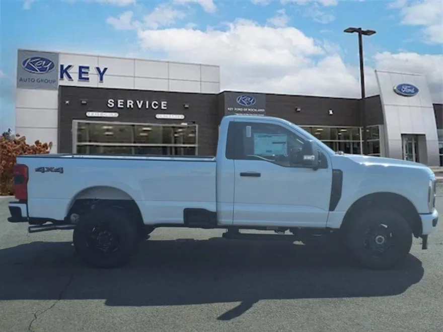 2025 Ford F-350 photo 1