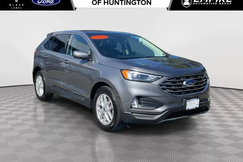 2022 Ford Edge SEL photo 1