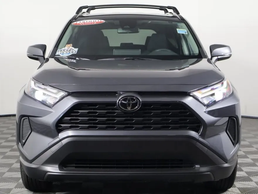 2025 Toyota RAV4 Hybrid LE photo 1