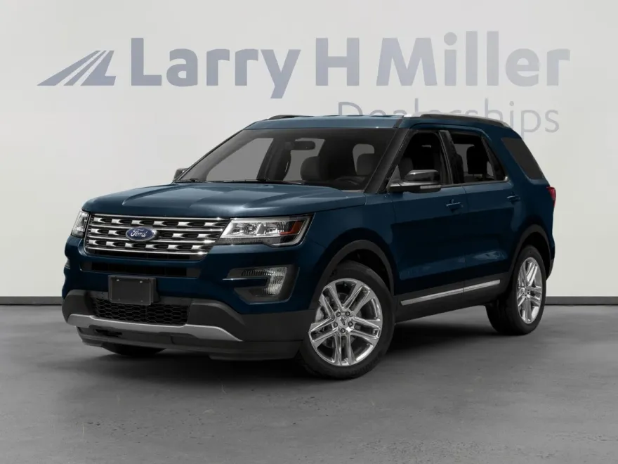 2016 Ford Explorer XLT photo 1
