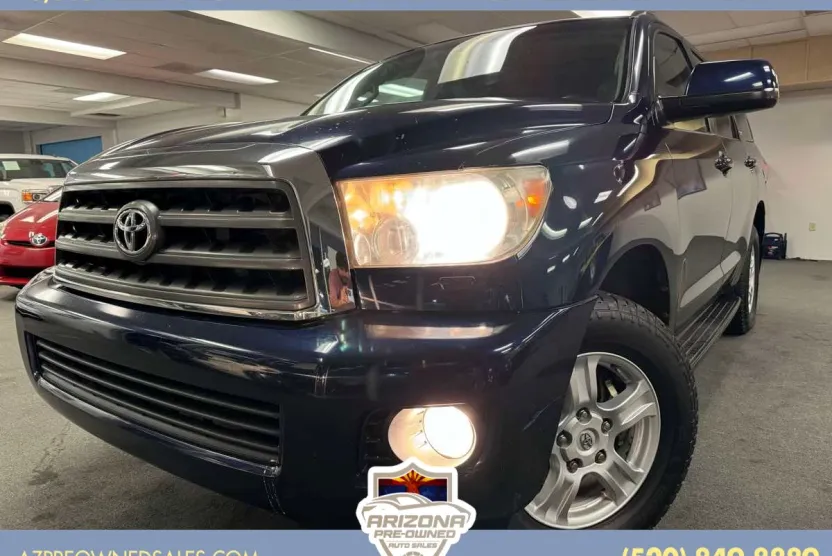 2010 Toyota Sequoia SR5 photo 1