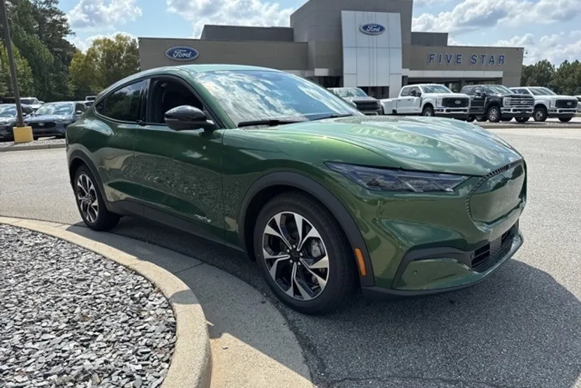 2025 Ford Mustang Mach-E Select photo 1