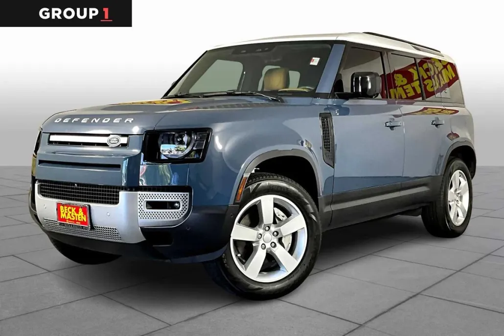 2024 Land Rover Defender S photo 1