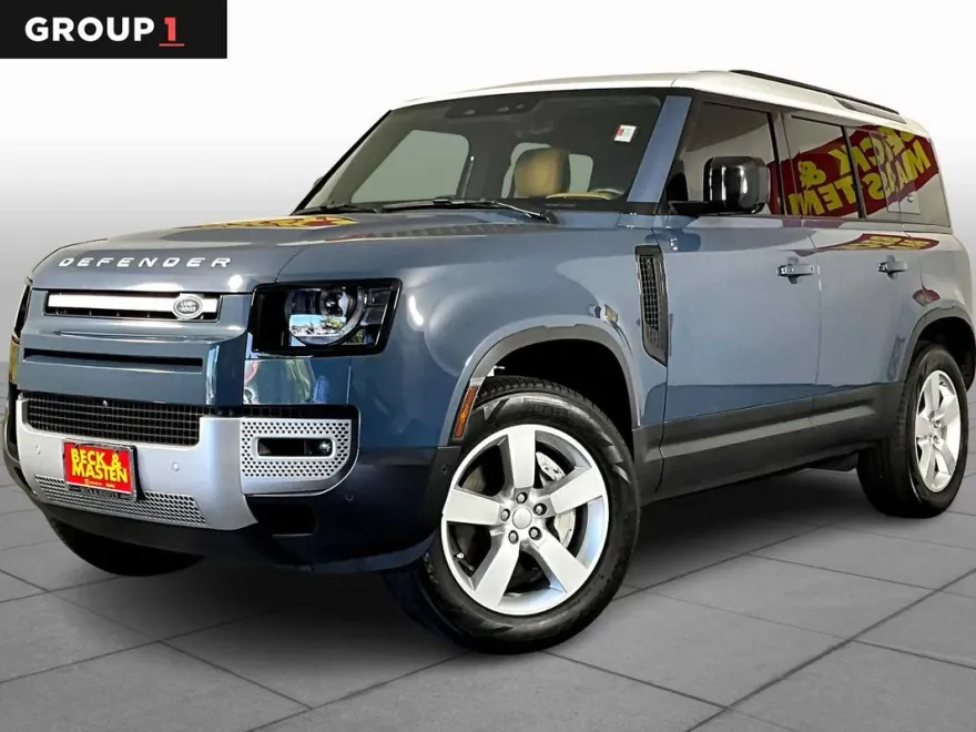 2024 Land Rover Defender S photo 1
