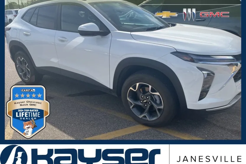 2025 Chevrolet Trax LT photo 1