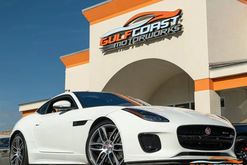 2018 Jaguar F-TYPE R-Dynamic photo 1