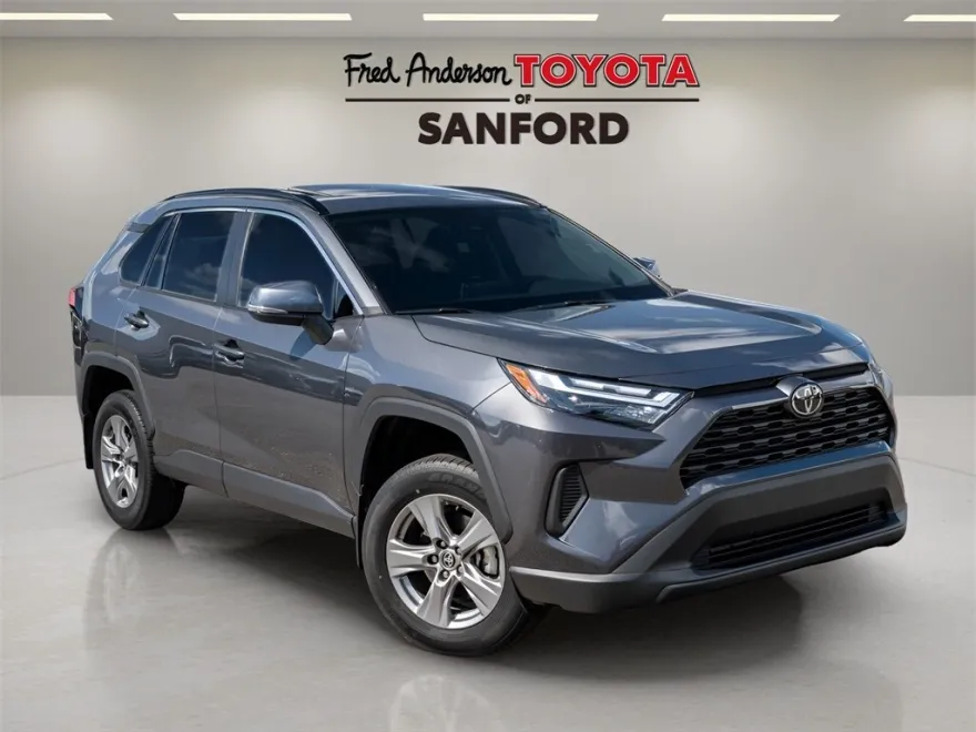 2024 Toyota RAV4 XLE photo 1
