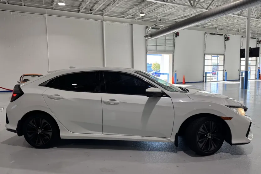 2019 Honda Civic Hatchback EX photo 1