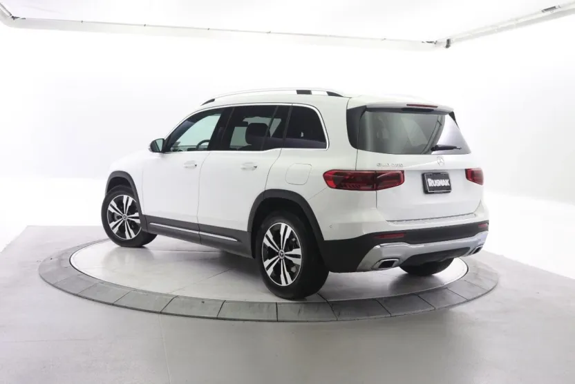 2025 Mercedes Benz GLB 250 photo 1