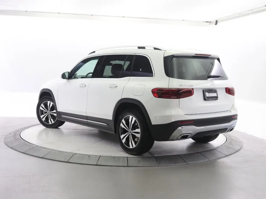 2025 Mercedes Benz GLB 250 photo 1