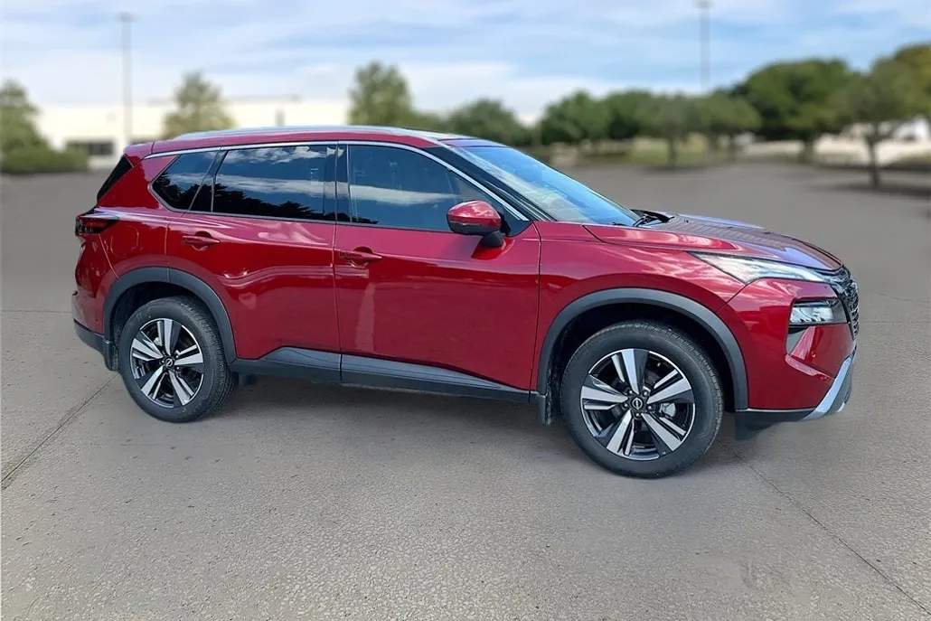 2024 Nissan Rogue SL photo 1