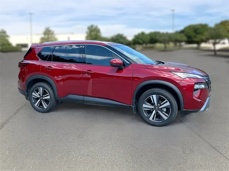 2024 Nissan Rogue SL photo 1