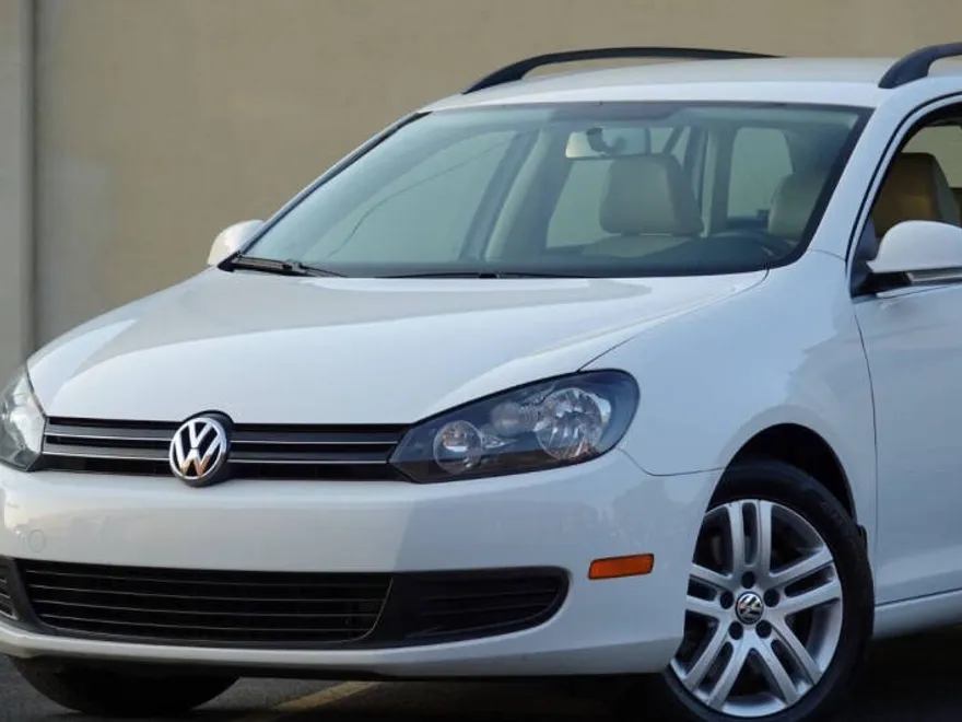 2013 Volkswagen Jetta SportWagen TDI photo 1