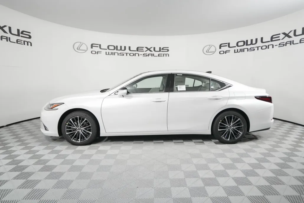 2025 Lexus ES 350 photo 1
