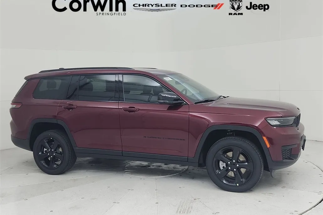 2025 Jeep Grand Cherokee Laredo Altitude X photo 1