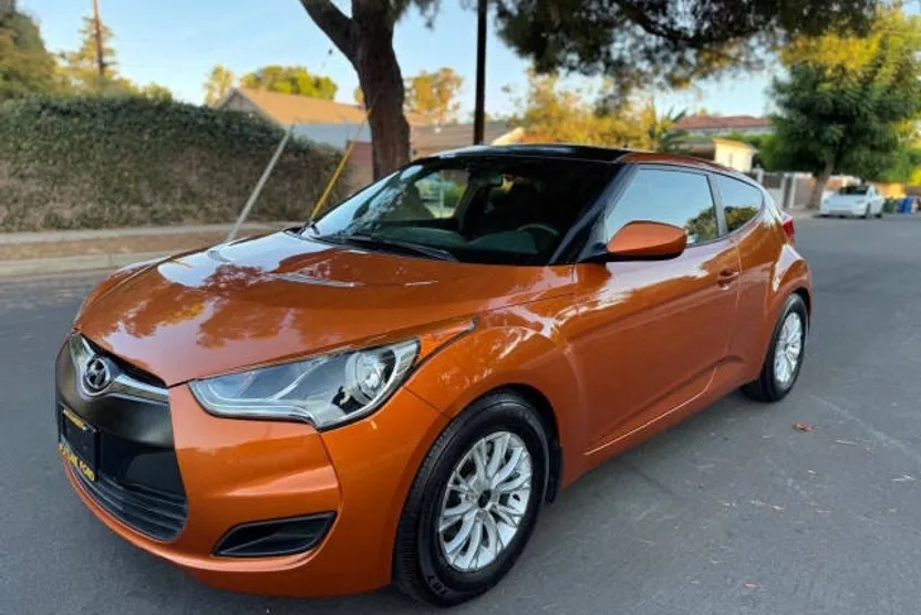 2012 Hyundai Veloster Base photo 1