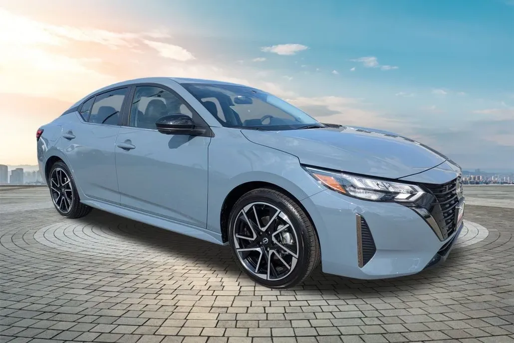 2025 Nissan Sentra SR photo 1